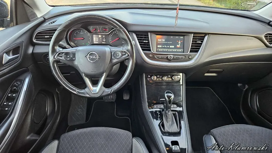 OPEL Grandland X -