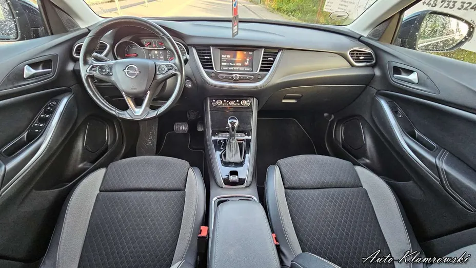 OPEL Grandland X -