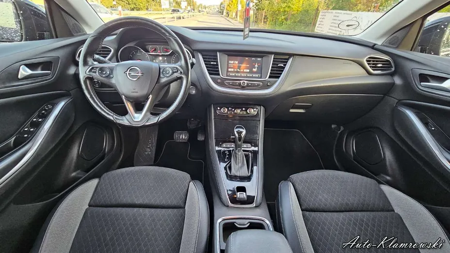 OPEL Grandland X -