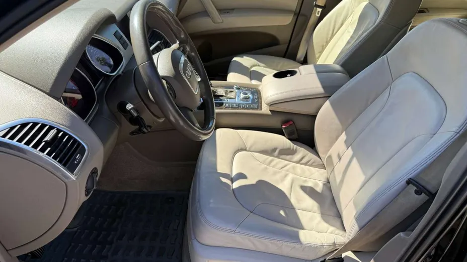 AUDI Q7 -
