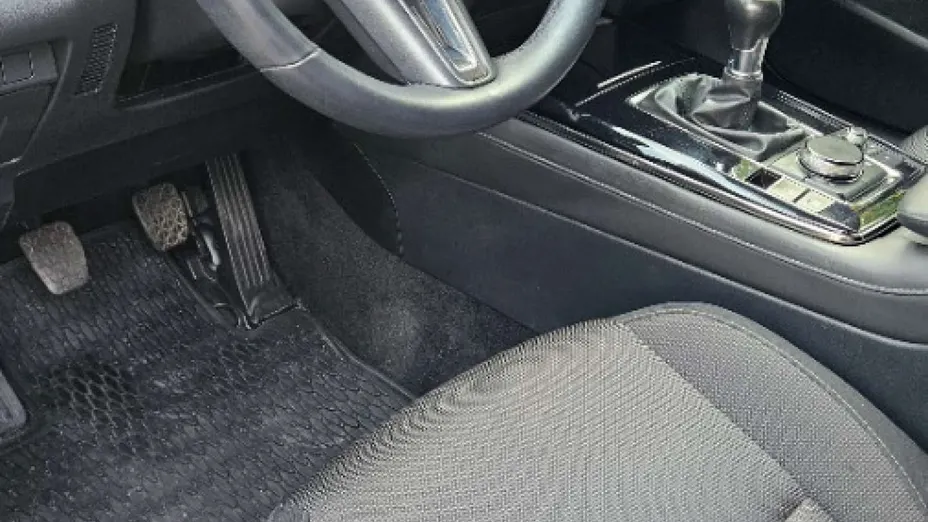 MAZDA CX-30 -