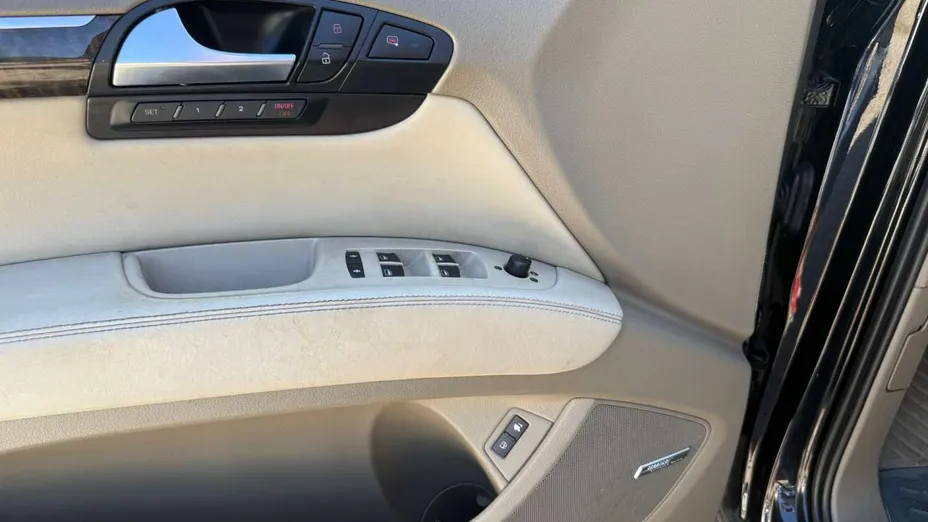 AUDI Q7 -