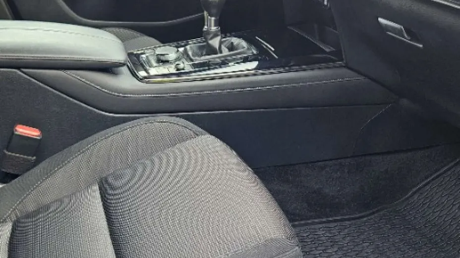 MAZDA CX-30 -