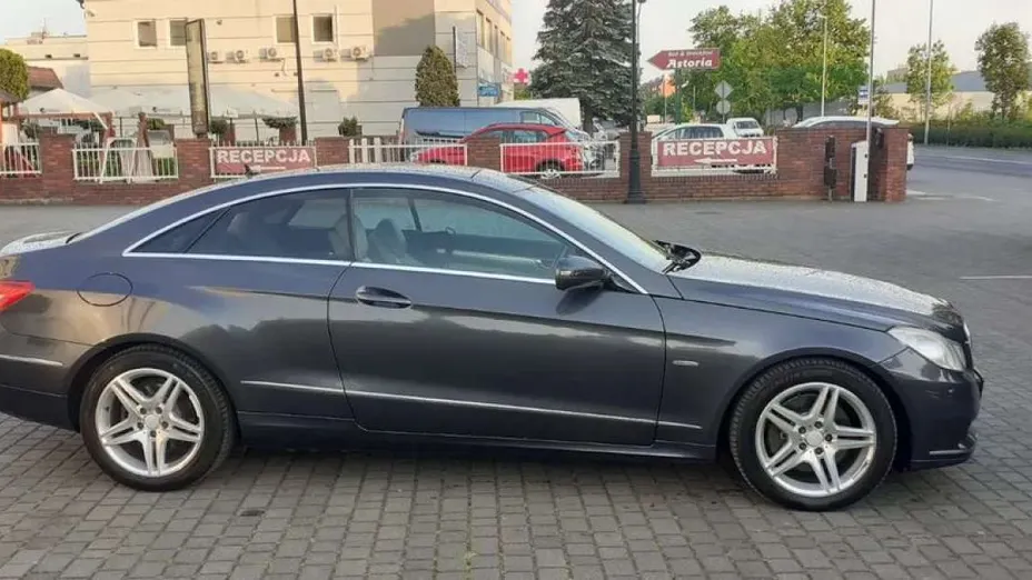 MERCEDES-BENZ E Klasa -