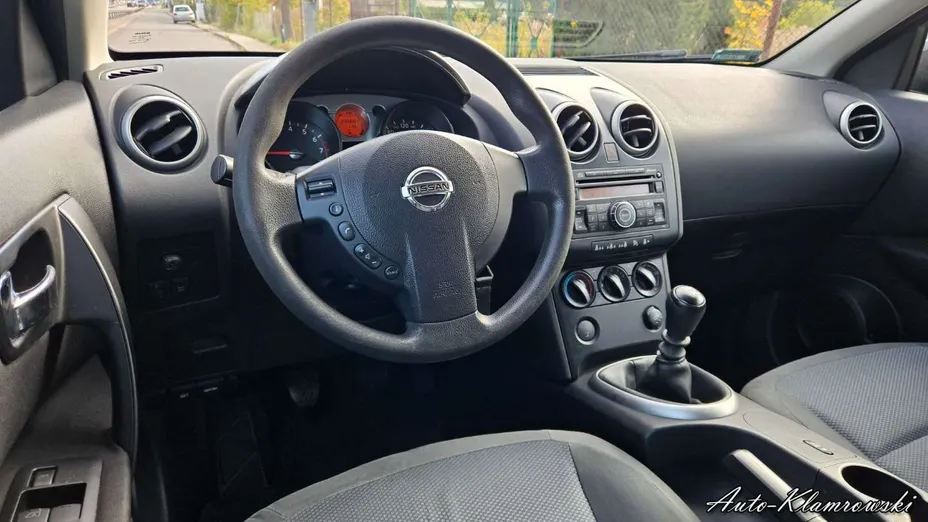 NISSAN Qashqai -