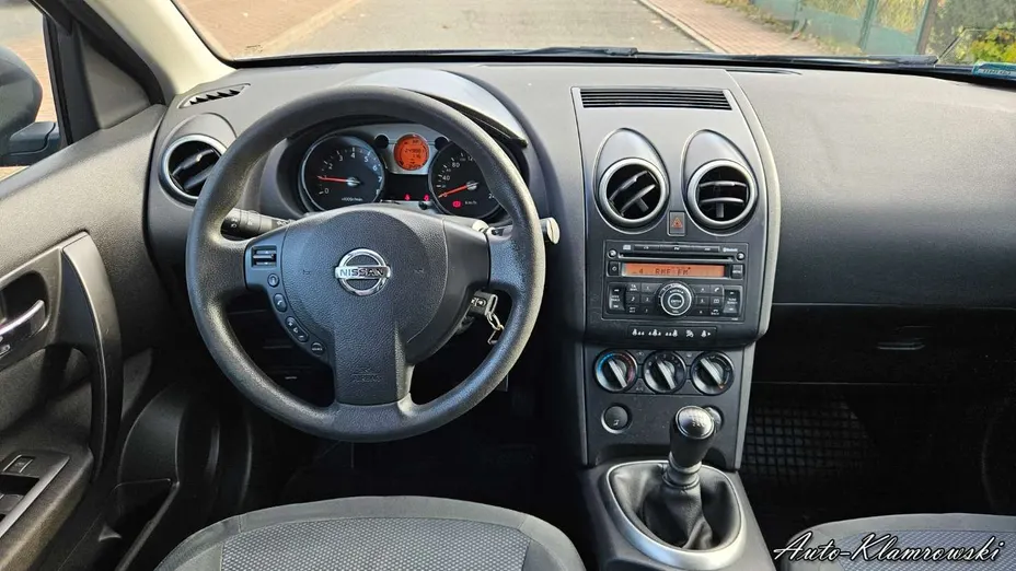 NISSAN Qashqai -