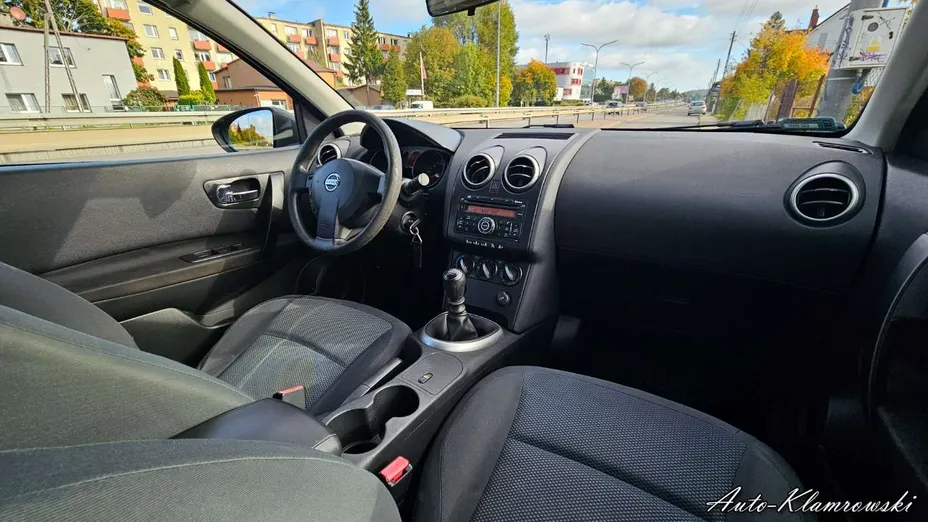 NISSAN Qashqai -