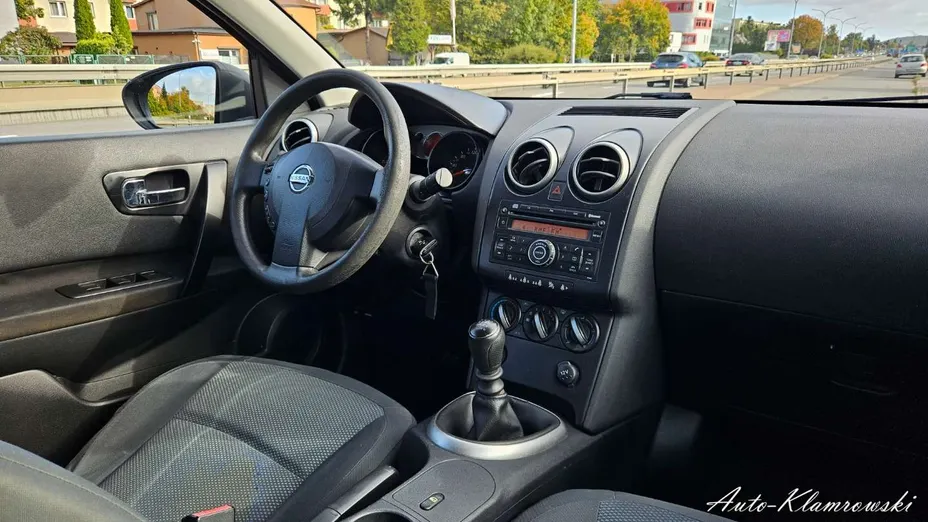 NISSAN Qashqai -
