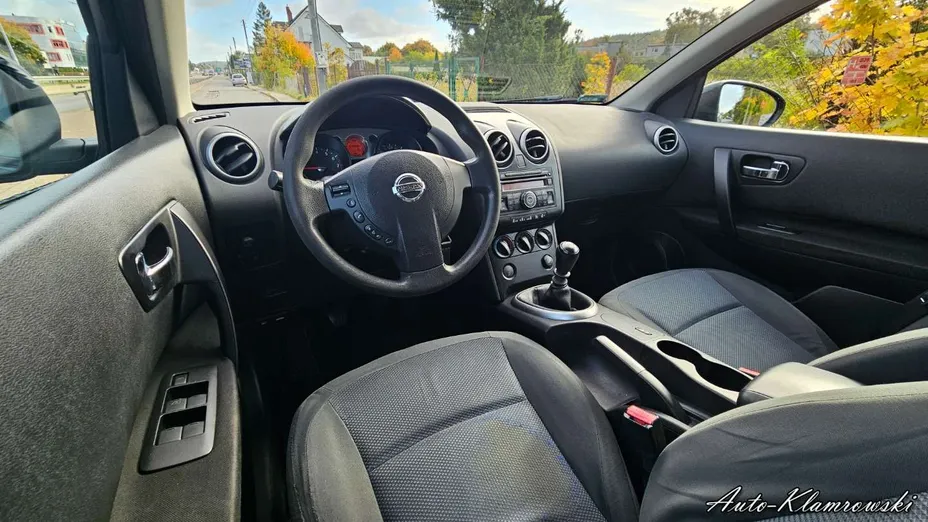 NISSAN Qashqai -
