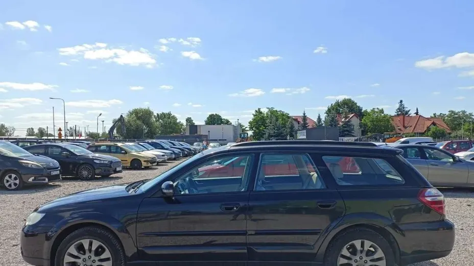 SUBARU Outback -