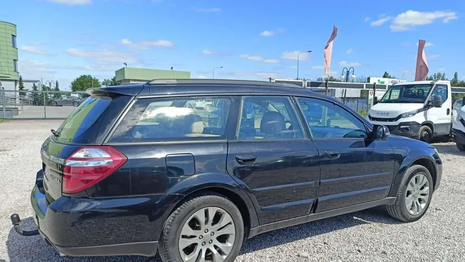 SUBARU Outback -