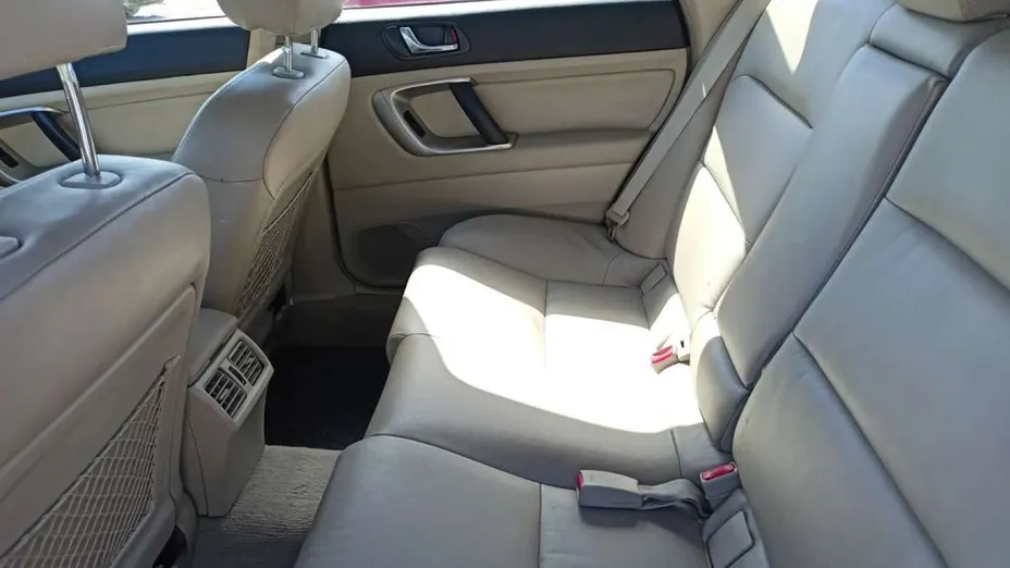 SUBARU Outback -