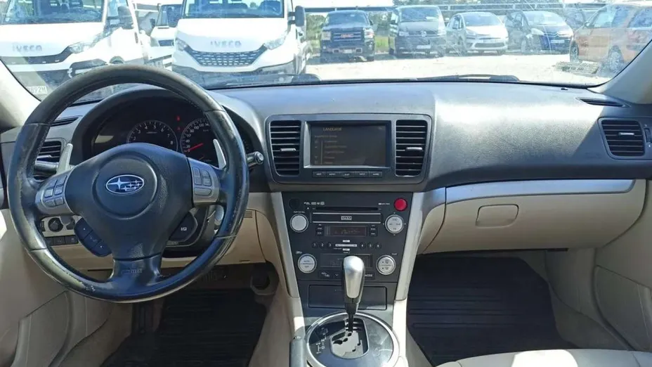 SUBARU Outback -