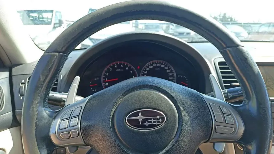 SUBARU Outback -