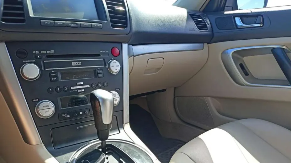 SUBARU Outback -
