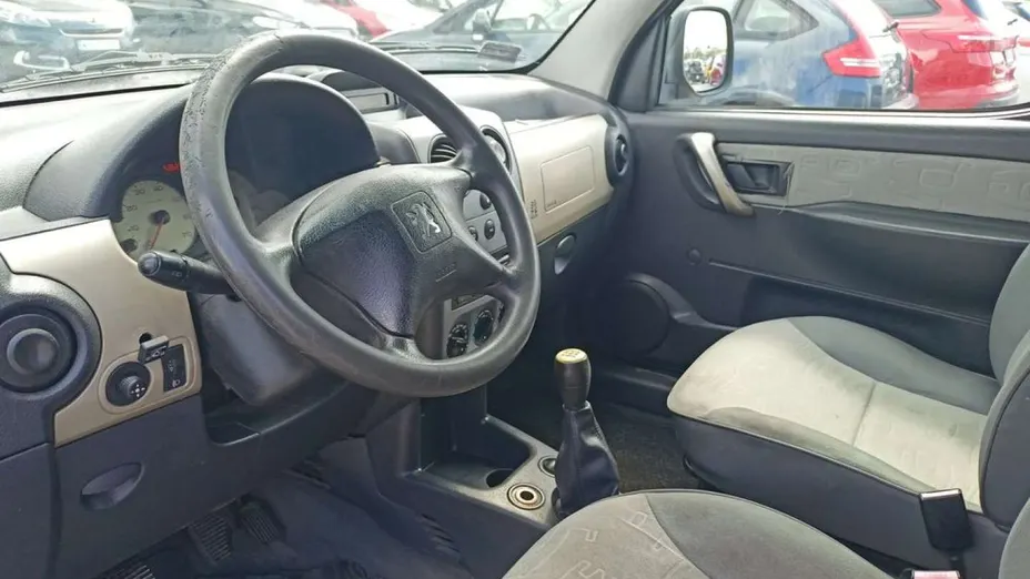 PEUGEOT Partner -
