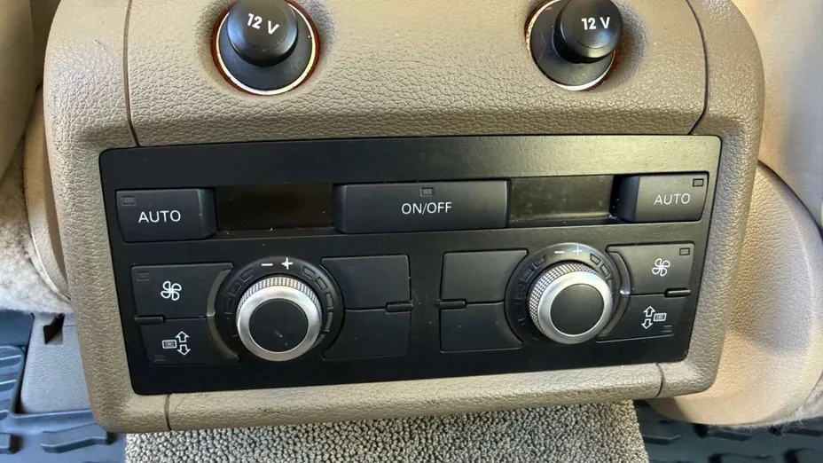 AUDI Q7 -