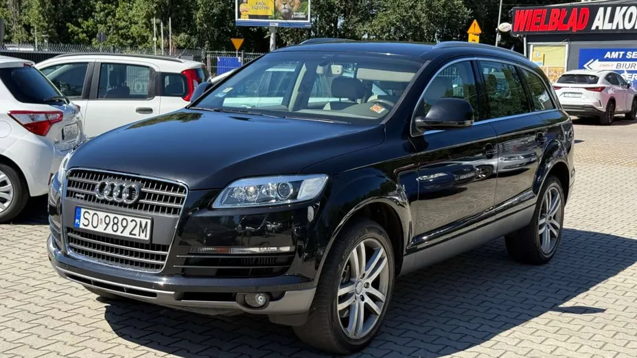 AUDI Q7 -