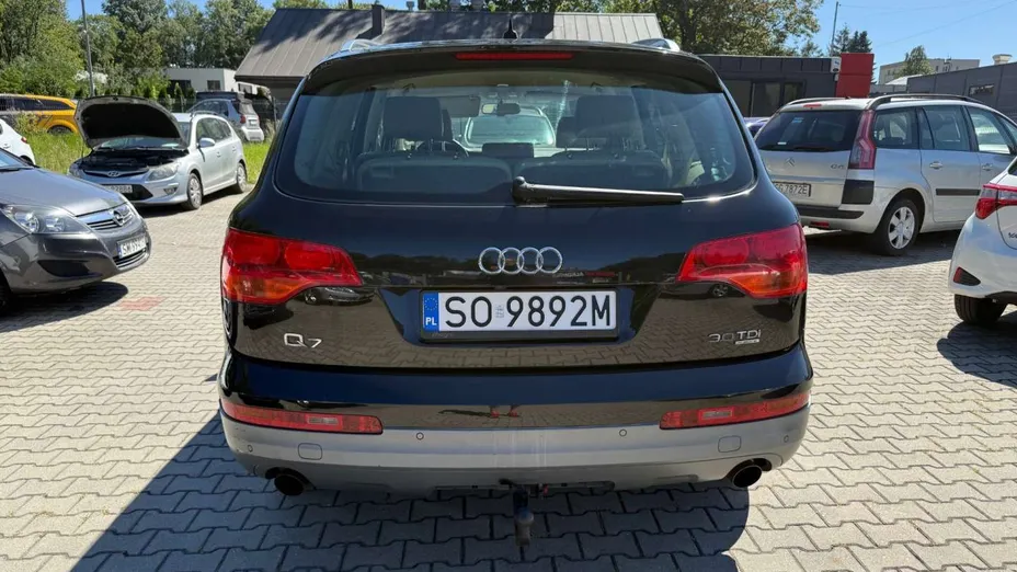 AUDI Q7 -