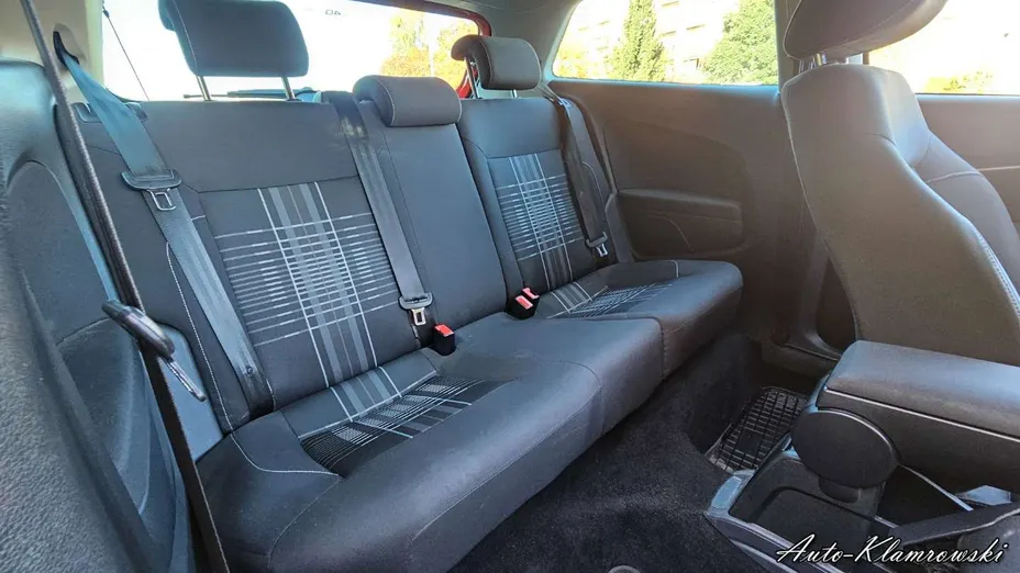 VOLKSWAGEN Polo -