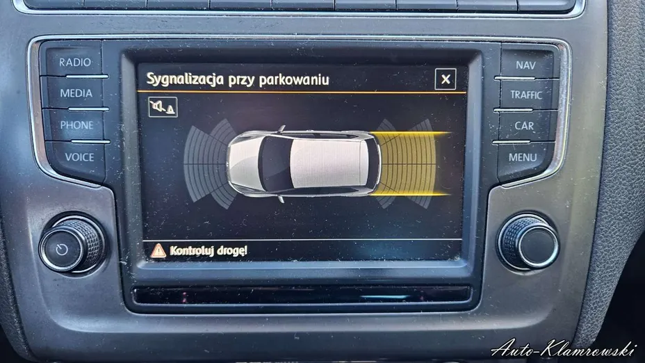 VOLKSWAGEN Polo -