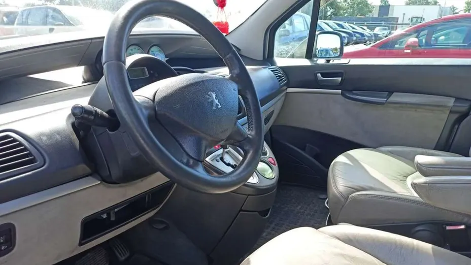 PEUGEOT 807 -