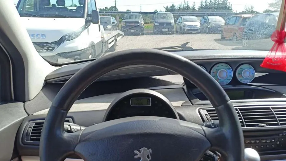 PEUGEOT 807 -