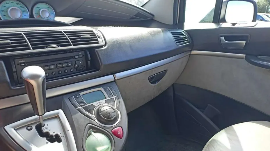 PEUGEOT 807 -