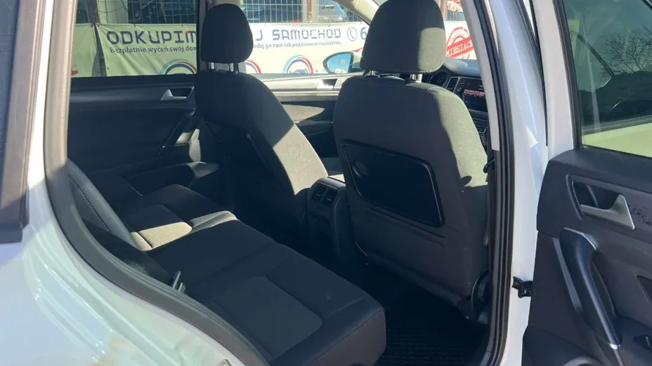 VOLKSWAGEN Golf Sportsvan -