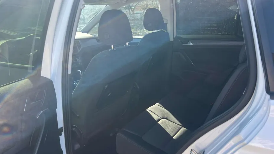 VOLKSWAGEN Golf Sportsvan -