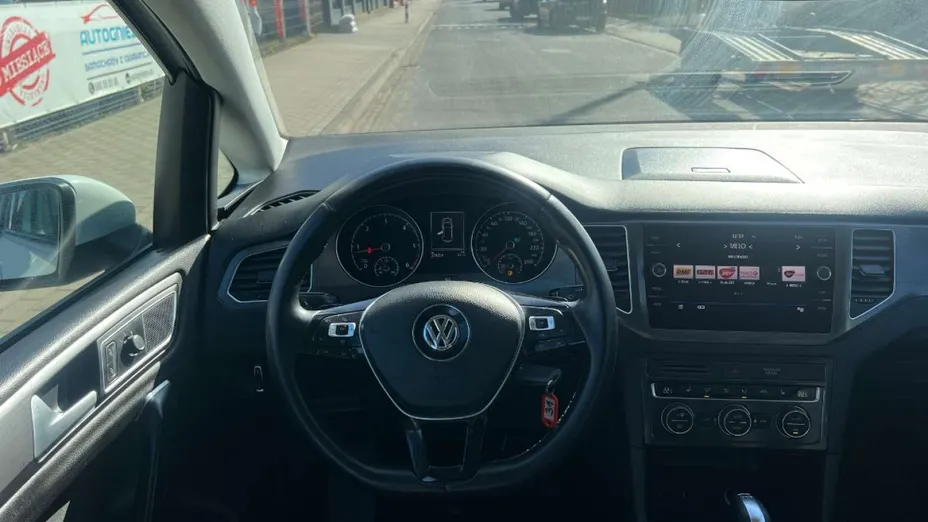 VOLKSWAGEN Golf Sportsvan -