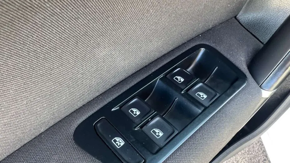 VOLKSWAGEN Golf Sportsvan -