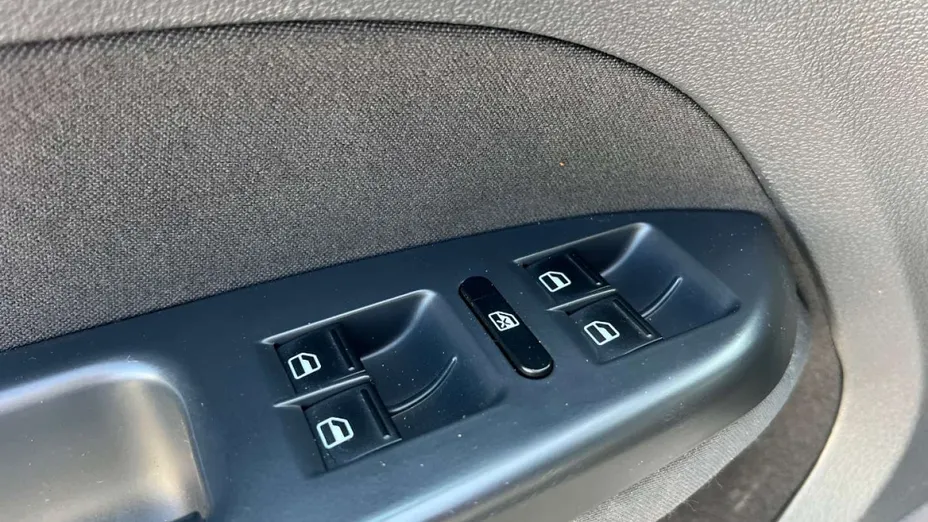 VOLKSWAGEN Touran -