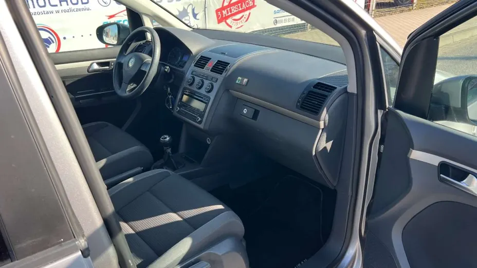 VOLKSWAGEN Touran -