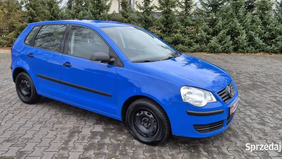 VOLKSWAGEN Polo -
