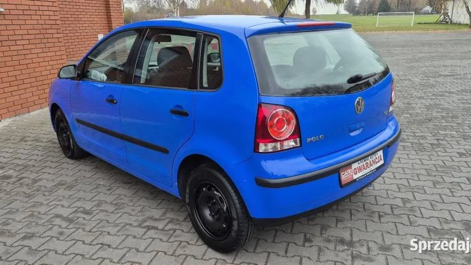 VOLKSWAGEN Polo -