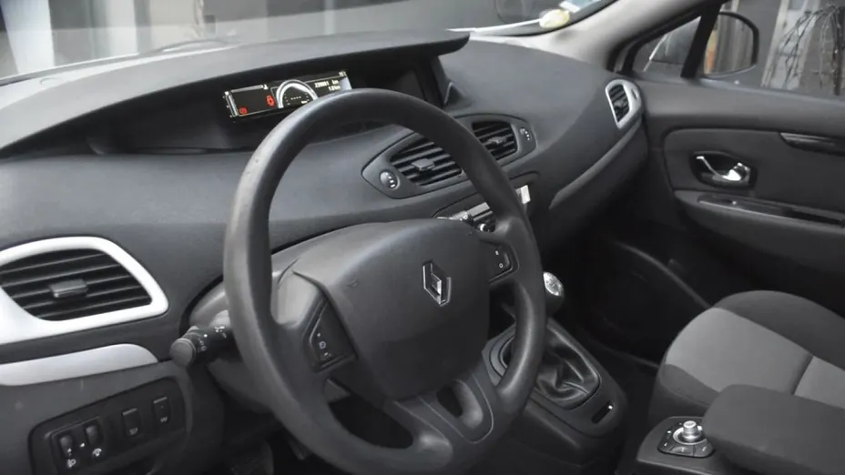 RENAULT Scenic -