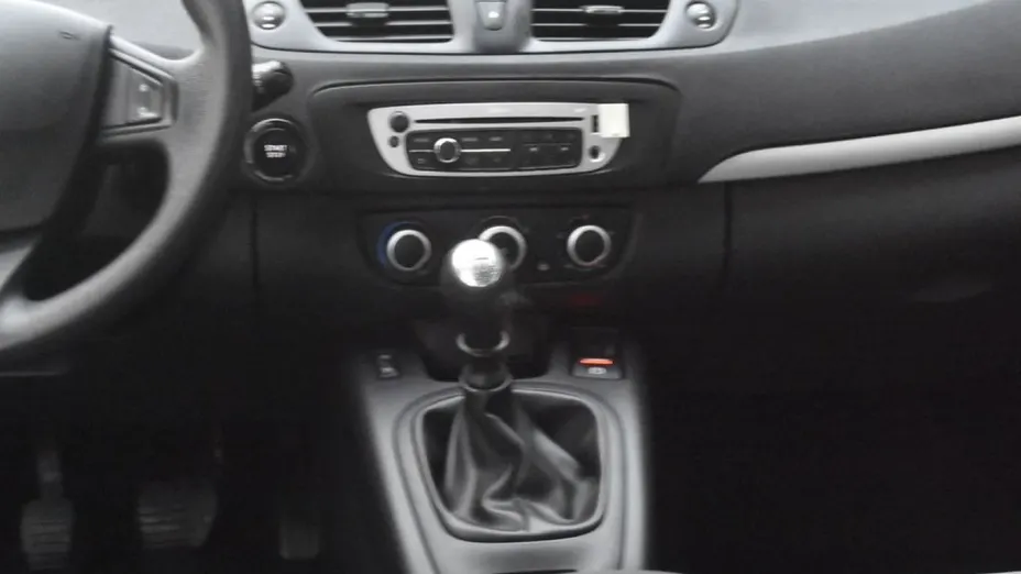 RENAULT Scenic -
