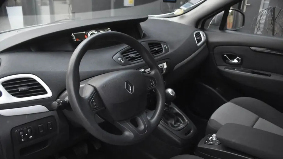RENAULT Scenic -