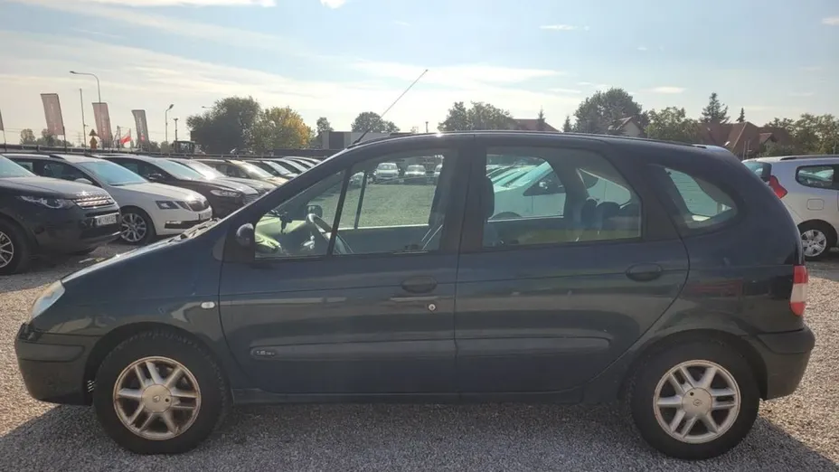 RENAULT Scenic -