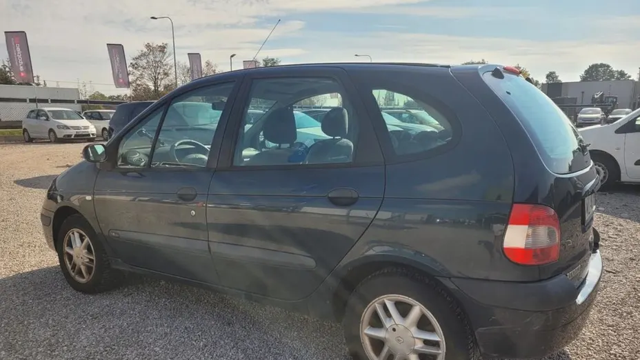 RENAULT Scenic -