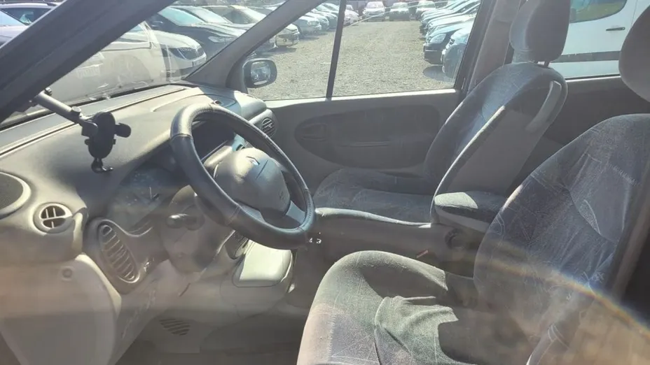 RENAULT Scenic -