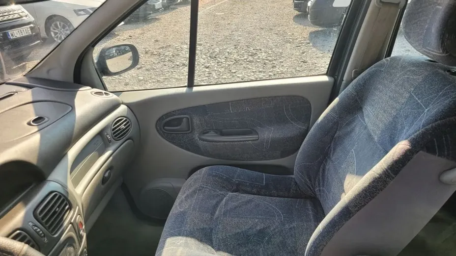 RENAULT Scenic -