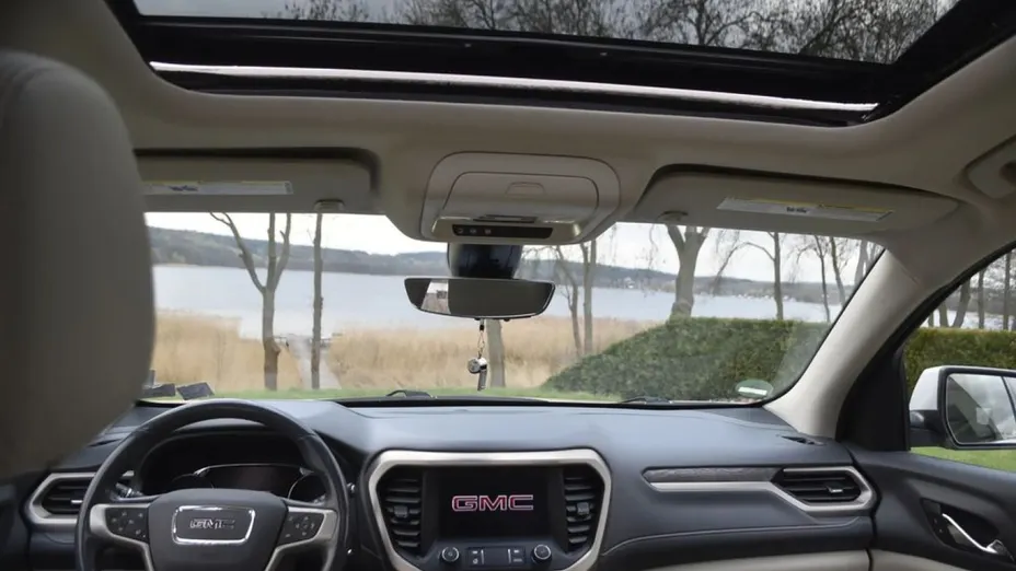 GMC Acadia -