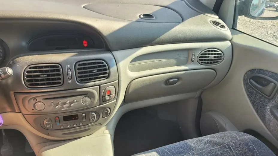RENAULT Scenic -