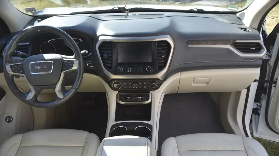 GMC Acadia -