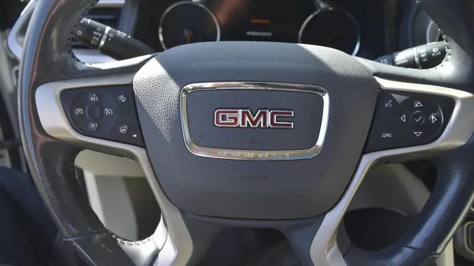 GMC Acadia -