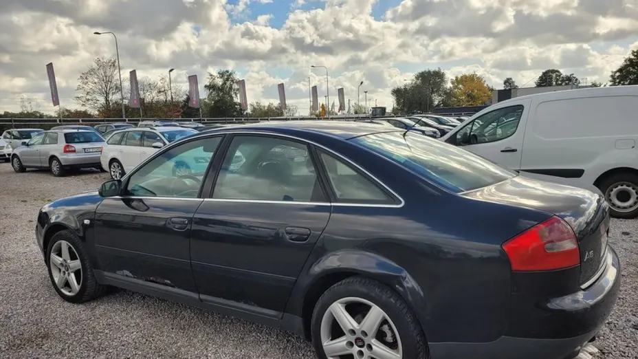 AUDI A6 -