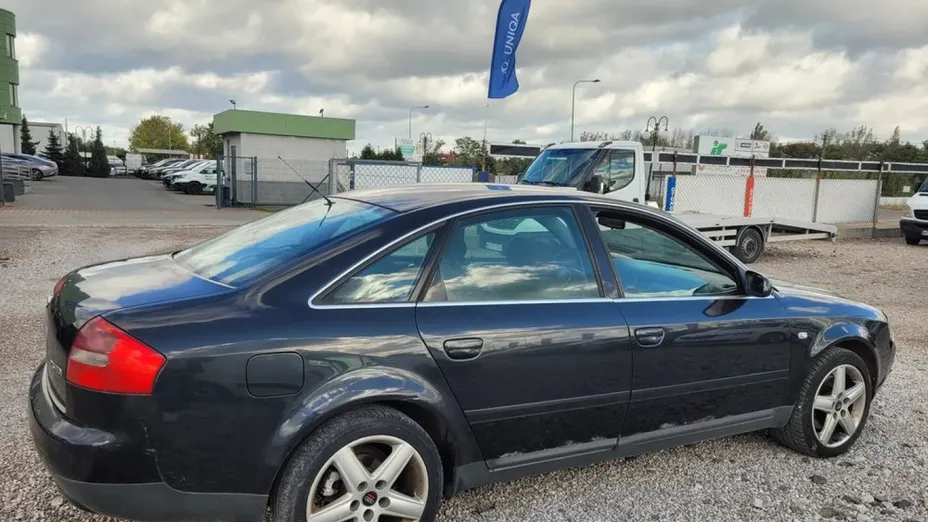 AUDI A6 -