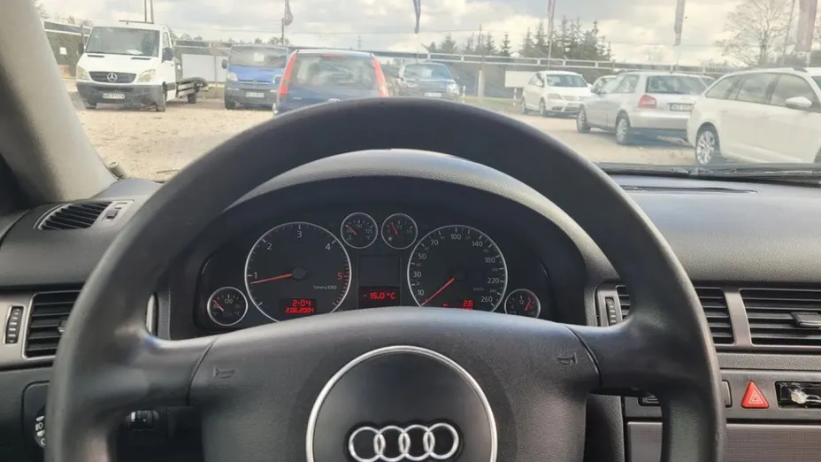 AUDI A6 -